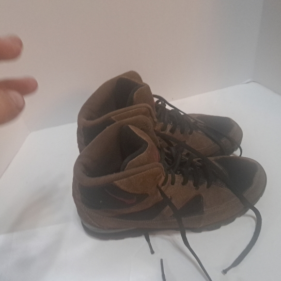 Vintage Nike ACG Air Caldera Hiking Boots Brown Black Women's Size 7 Walking - Picture 3 of 4